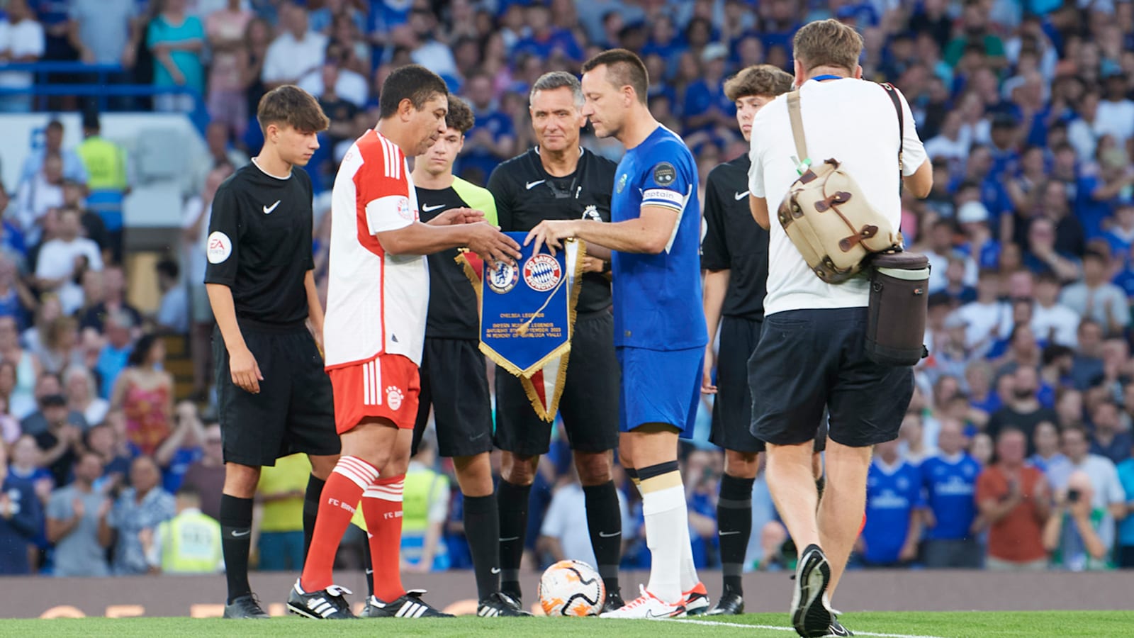 Chelsea clearance fc legends